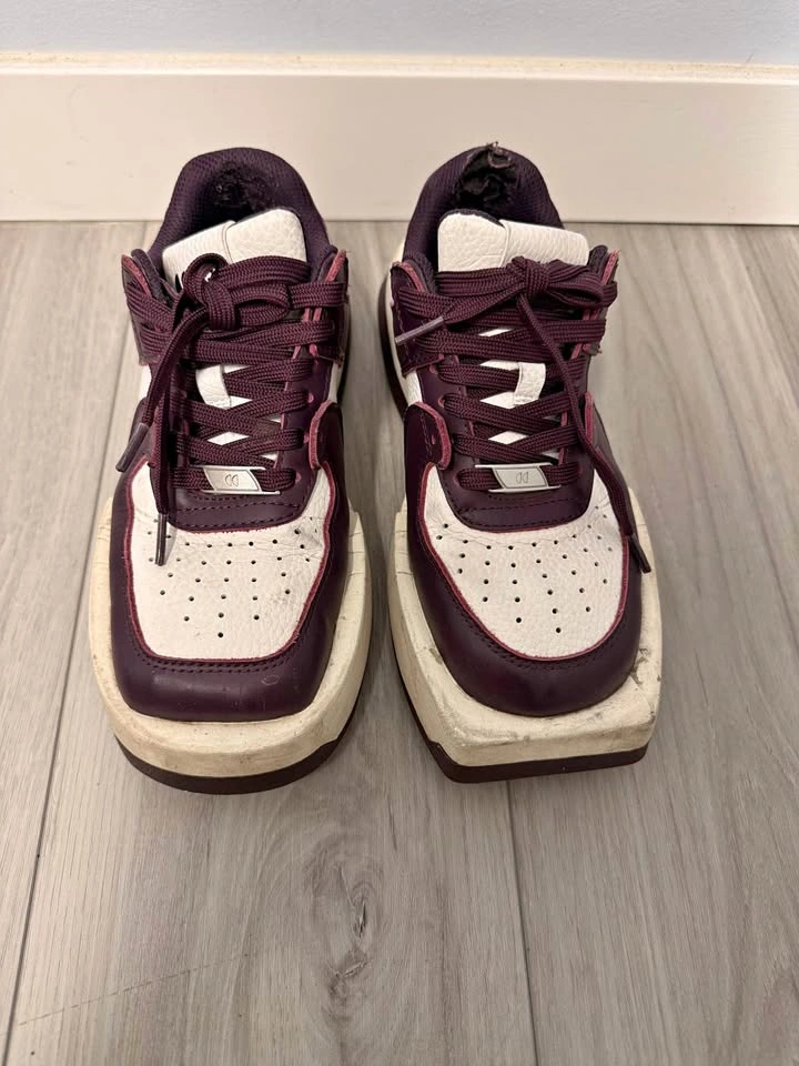 Choco concert Sneaker size 6.5