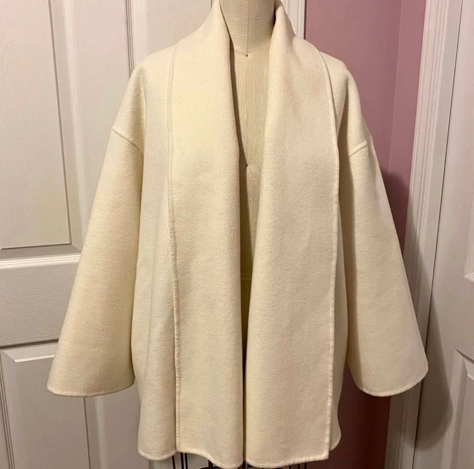 Fine quality Wool coat NEW S