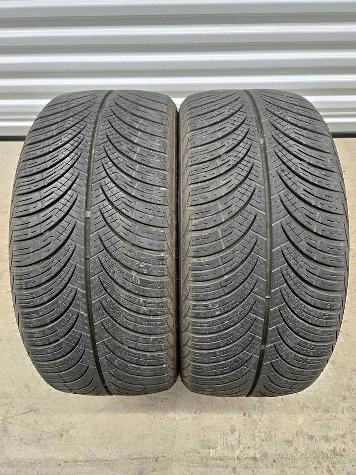 235/40ZR18 All Season Tires