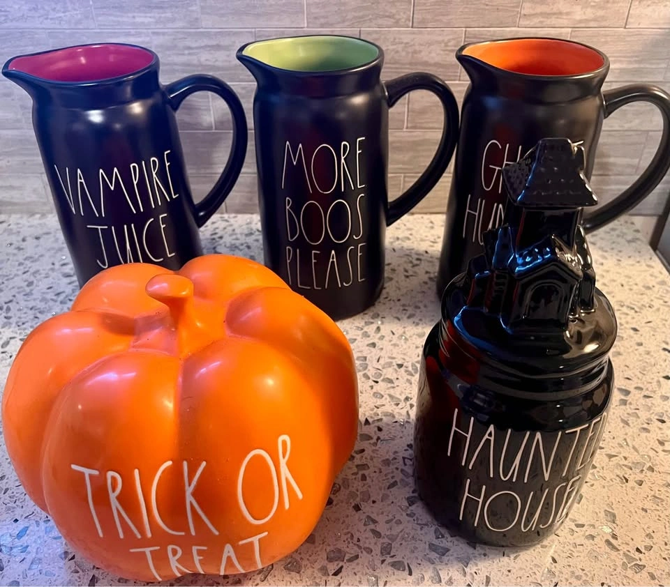 Ceramic Kitchen Pitchers & Holiday Table Decor - photo 4