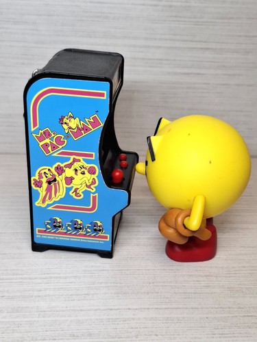 Retro Pac-Man Lot: Ms. Pac-Man Arcade Mini & Vinyl Figure - photo 2