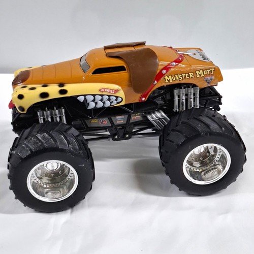 Hot Wheels Monster Jam Monster Mutt 1:24 Scale Diecast (2004)
