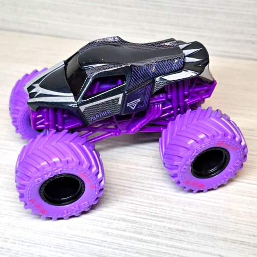 Spin Master Monster Jam Panther Marvel 1:64 Diecast Monster Truc