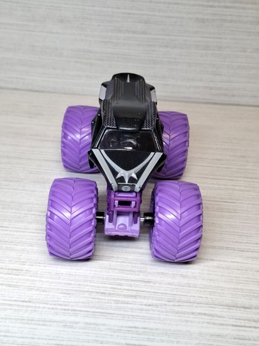 Spin Master Monster Jam Panther Marvel 1:64 Diecast Monster Truc - photo 3