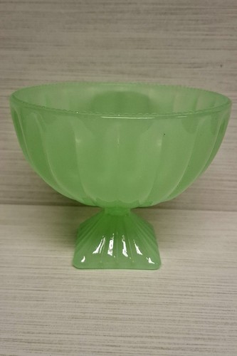 Set of 2 Antique Chinese Jade Dessert Bowls - photo 3