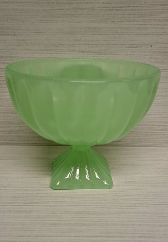 Set of 2 Antique Chinese Jade Dessert Bowls - photo 4