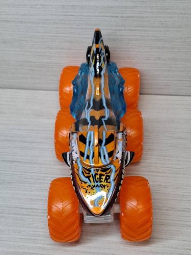 Hot Wheels Monster Trucks Power Smashers Tiger Shark Big Rig - photo 2