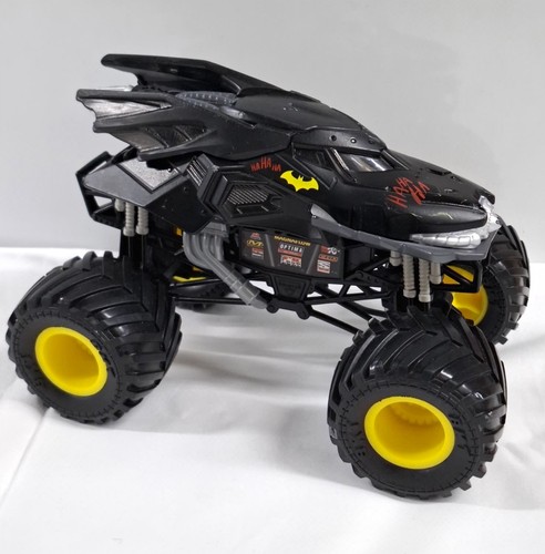 Spin Master Monster Jam DC Comics BATMAN Street Justice 1:24 Sca