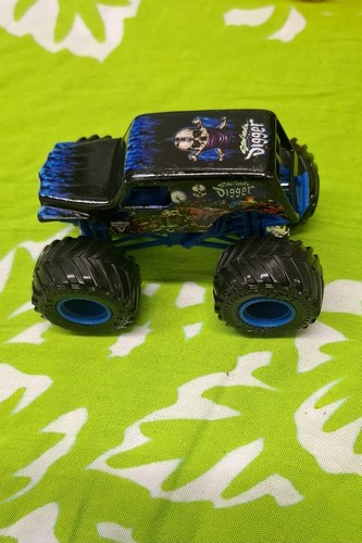 Hot Wheels 18 Monster Truck 1:64 Diecast Vehicle - (FYJ44) - photo 5