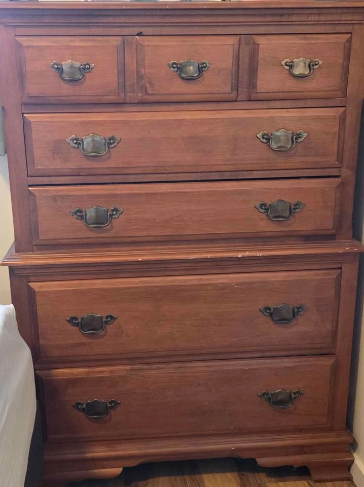Traditional Wood Chest of Drawers - photo 2