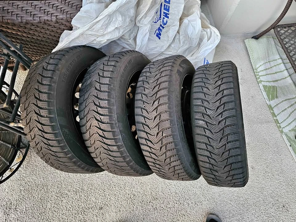 Hyundai Venue Winter Tires (185/65R15) and Rims with Sensors