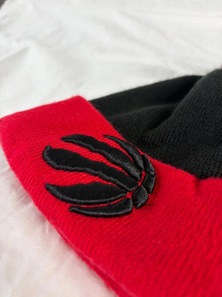 Toronto Raptors New Era Pom Toque – Black/Red NBA Beanie - photo 3