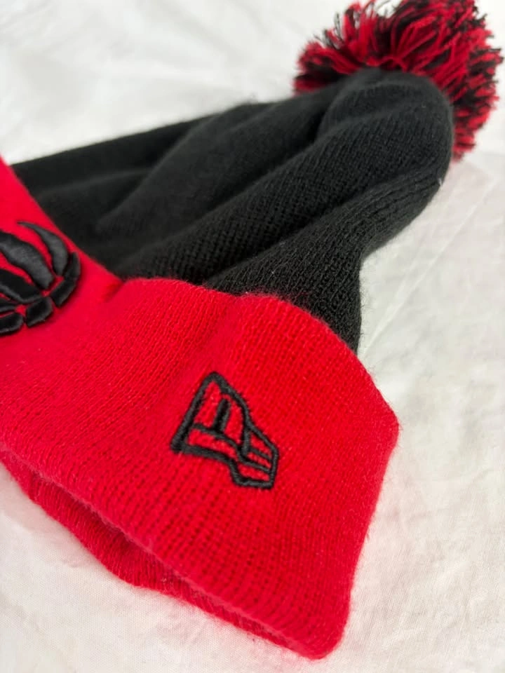 Toronto Raptors New Era Pom Toque – Black/Red NBA Beanie - photo 4