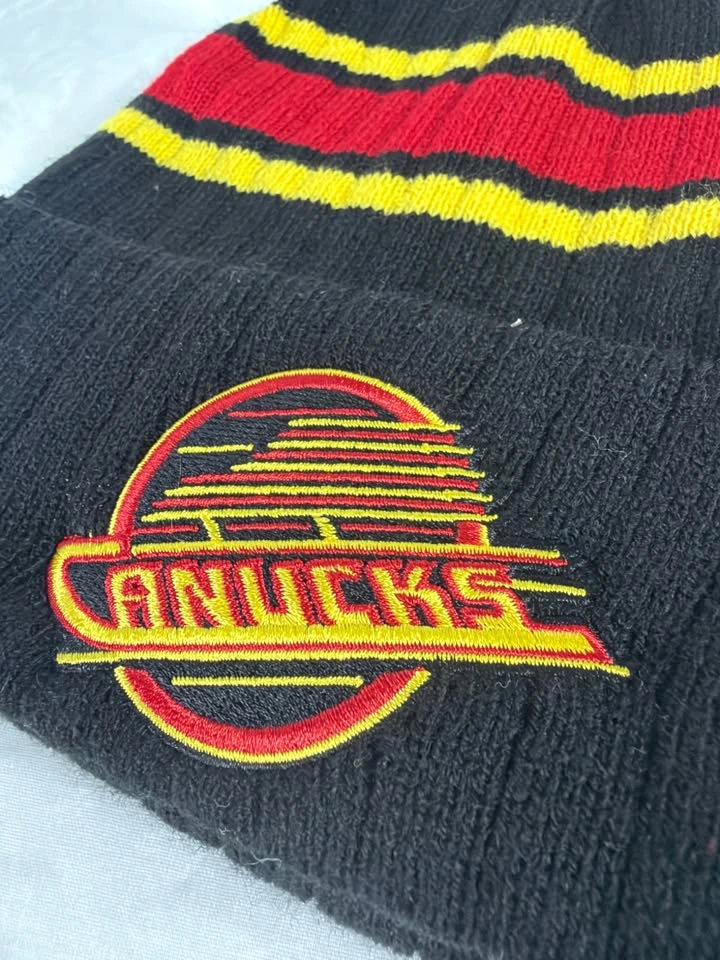 Vancouver Canucks Flying Skate Logo Pom Toque – Black/Red/Yellow - photo 3