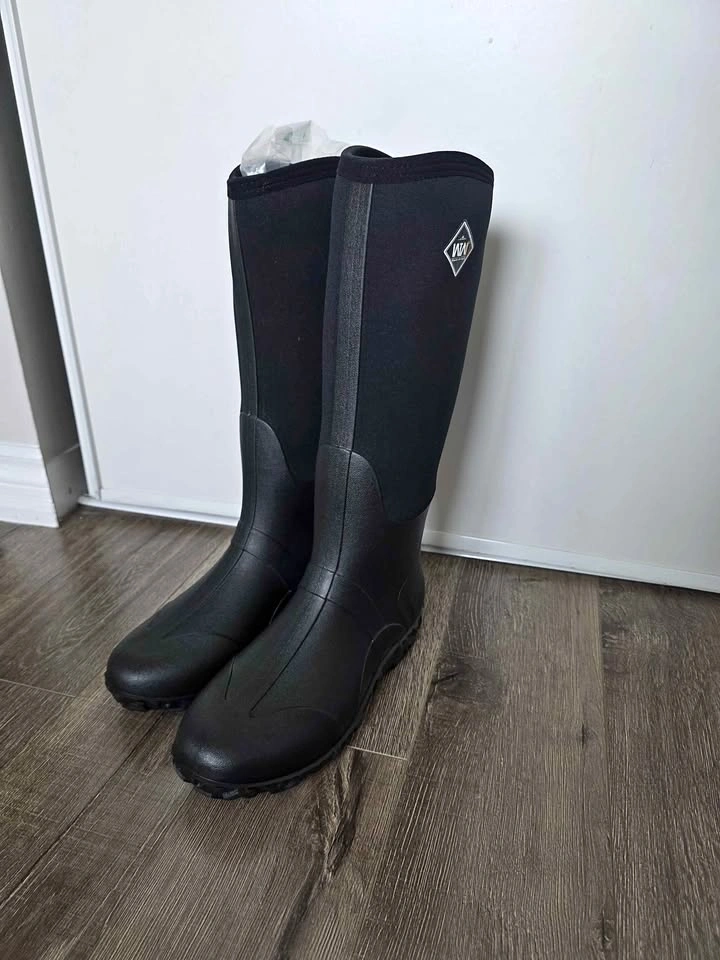 WTW men's snow boots Size 8