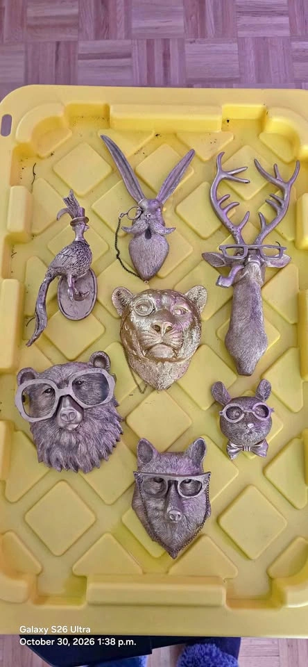 Resin Animal Head Decor in gold
