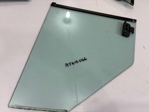 Deere Window RH AT415066