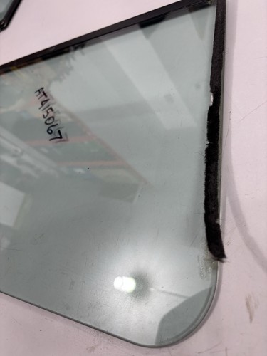 Deere Window RH rear side Window AT415067 - photo 2