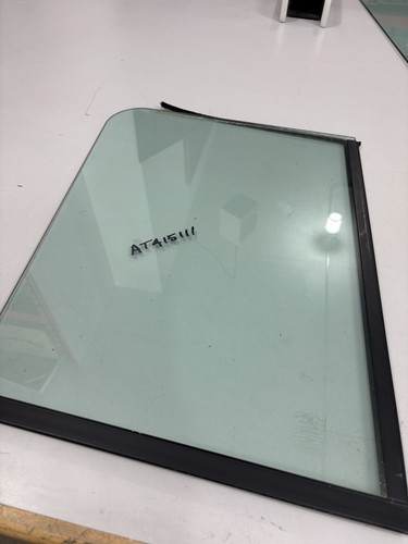 Deere Window RH rear side Window AT415067 - photo 3