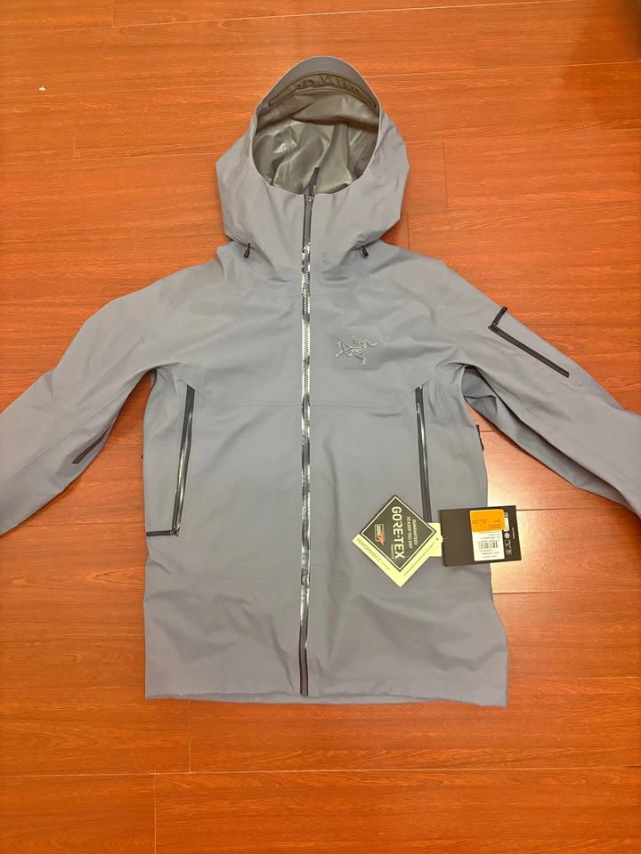 Arc'teryx Sabre Jacket male, mint condition never worn
