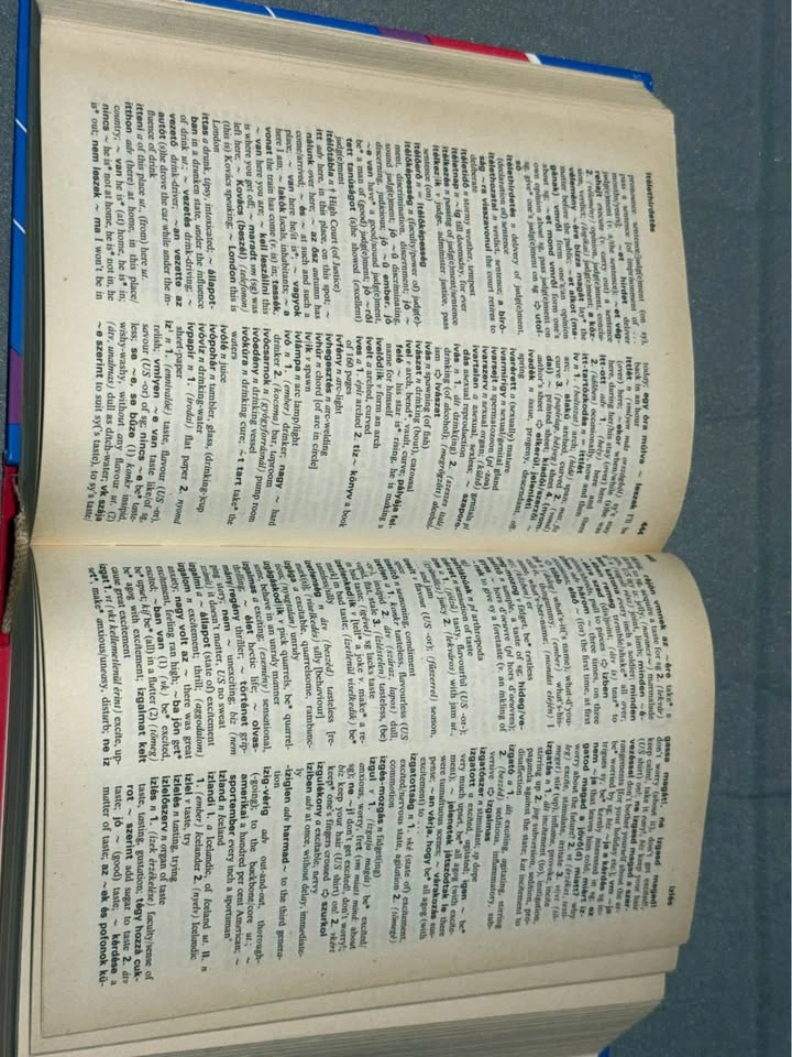 Magyar-Angol Kéziszótár (Hungarian-English Dictionary) - photo 4