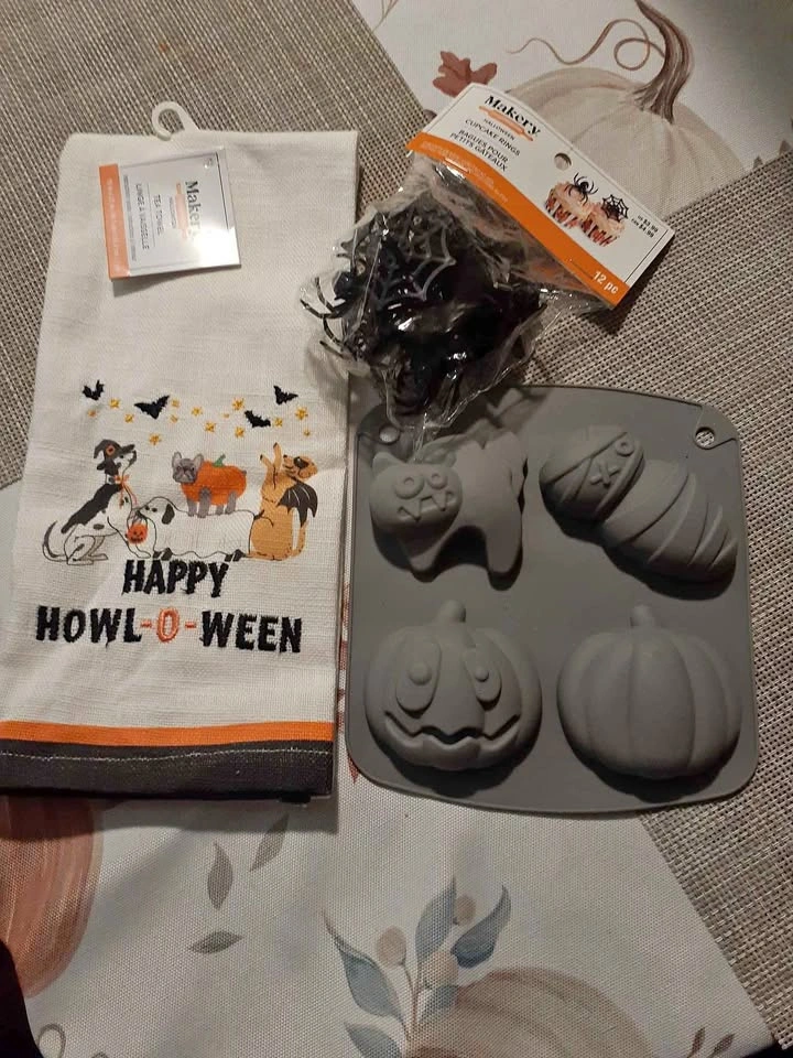 Halloween Kitchen Set - Tea Towel, Cupcake Rings, and Silicone M