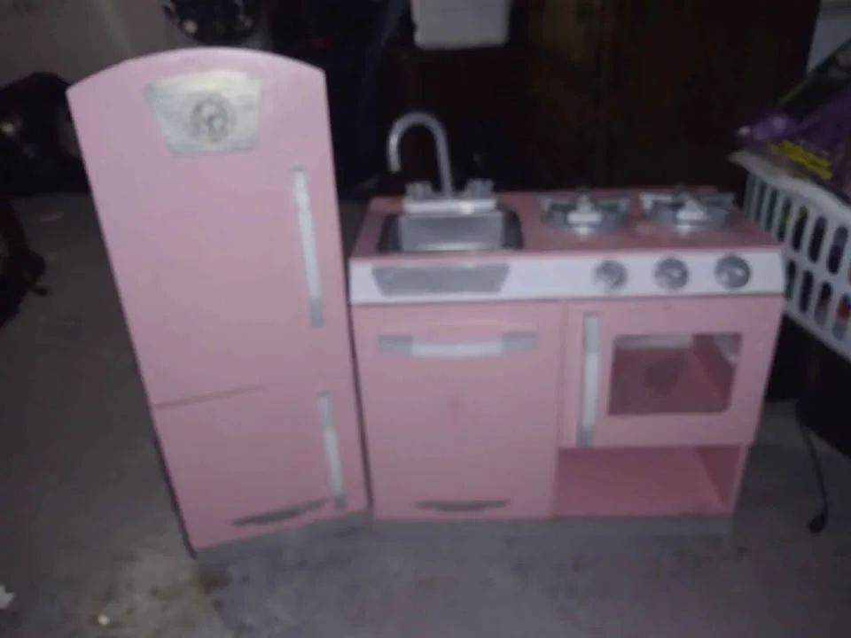 KidKraft Retro Wooden Play Kitchen & Refrigerator Set image indicator(3)