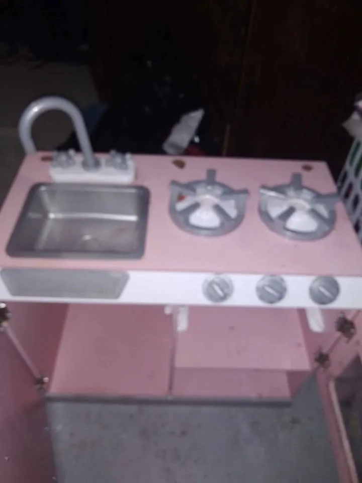 KidKraft Retro Wooden Play Kitchen & Refrigerator Set image indicator(5)