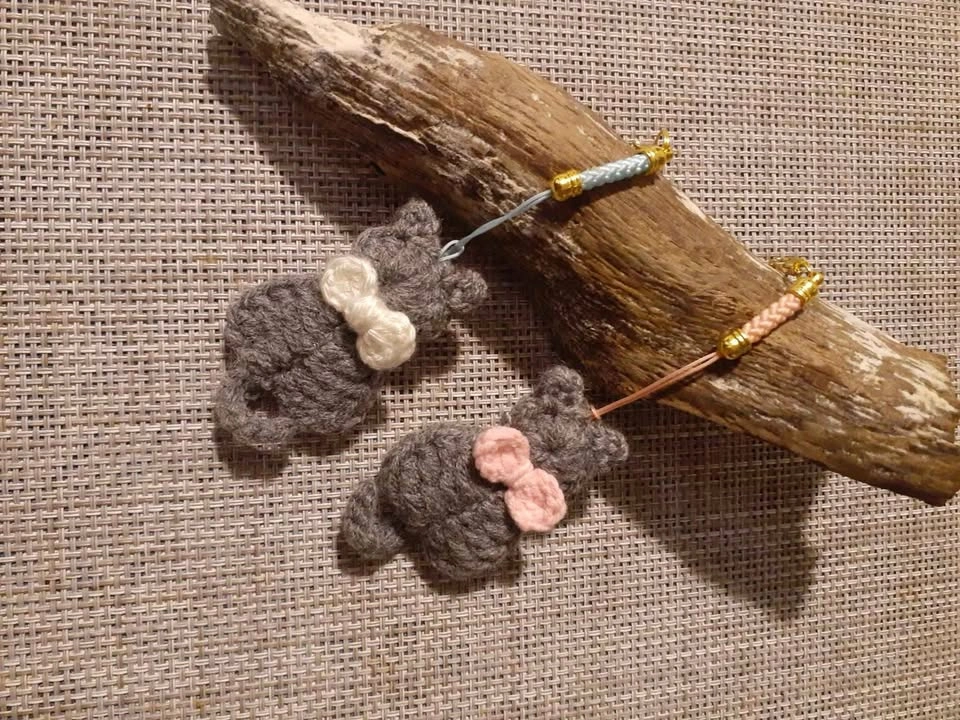 Cute Handmade Knitted Cat Charms - photo 2