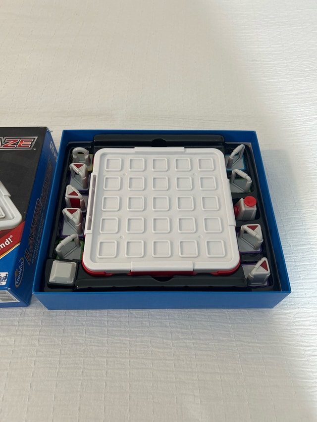 ThinkFun Laser Maze - photo 2
