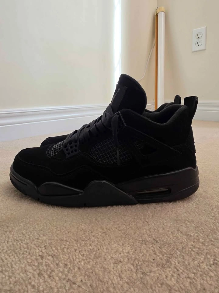 Jordan 4s Black, Size 8 - photo 3