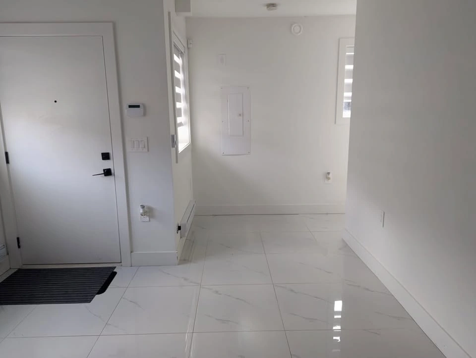 Luxury laneway home for rent — 2 bed, 2 bath near 49th & Fraser - photo 2