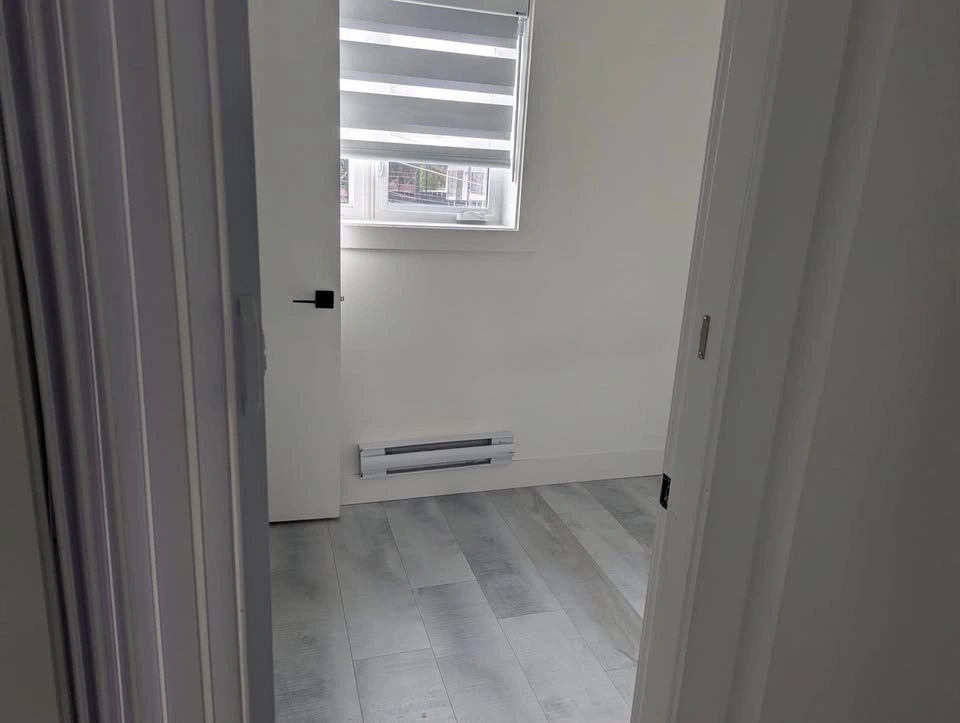 Luxury laneway home for rent — 2 bed, 2 bath near 49th & Fraser - photo 3