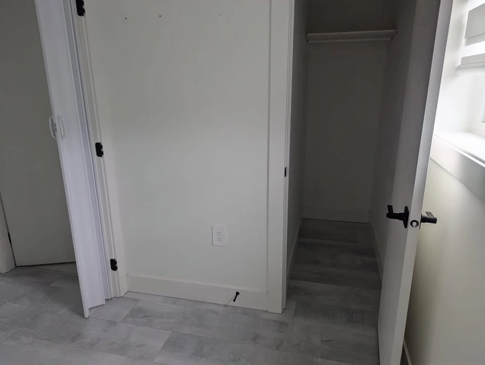 Luxury laneway home for rent — 2 bed, 2 bath near 49th & Fraser - photo 4