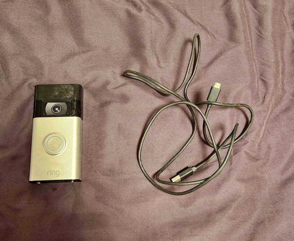 Ring Video Doorbell (2nd Generation) + charger
