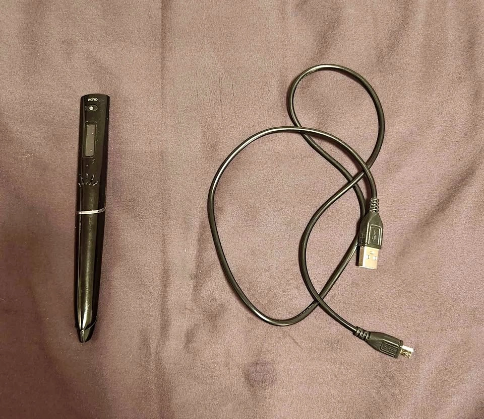 Livescribe Echo Smartpen 2gb + charger