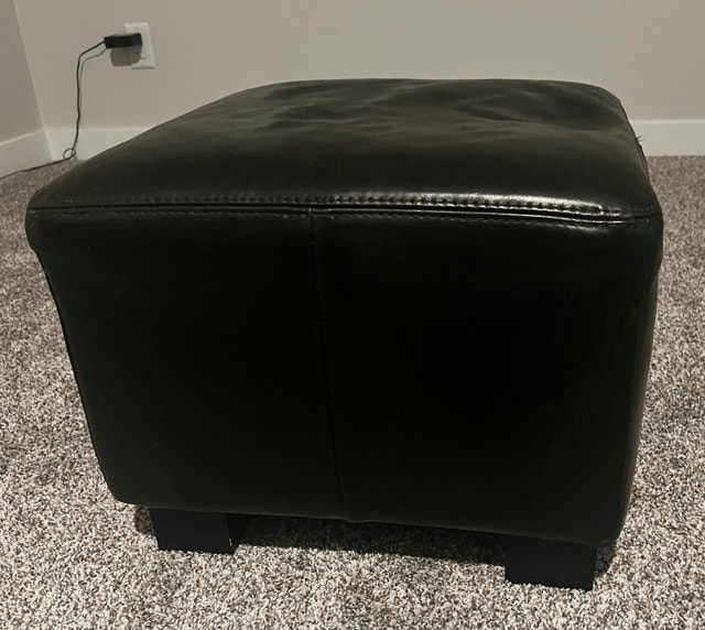 Leather ottomans and foot stool - photo 4