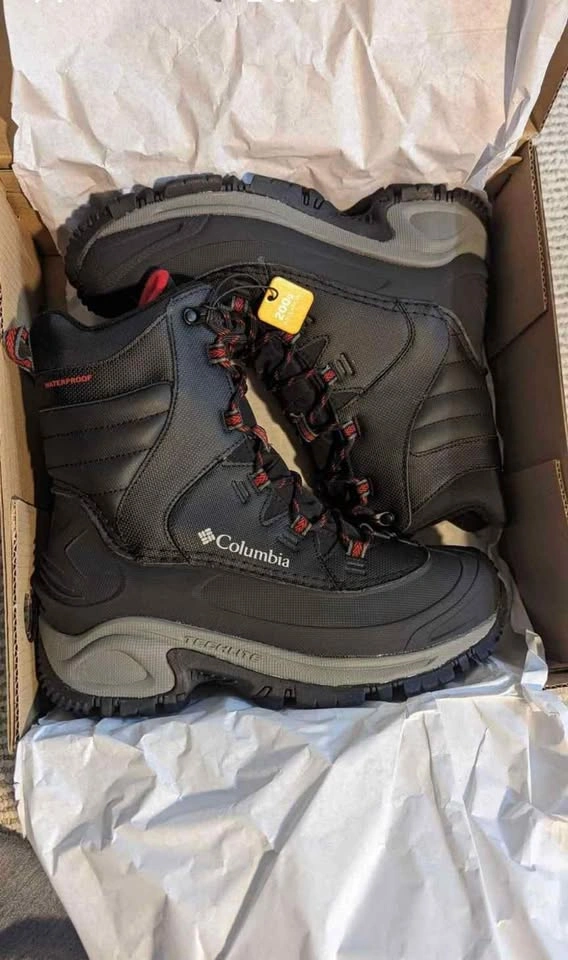 BNIB Columbia waterproof boots for hiking and winters. Size 8 - photo 2