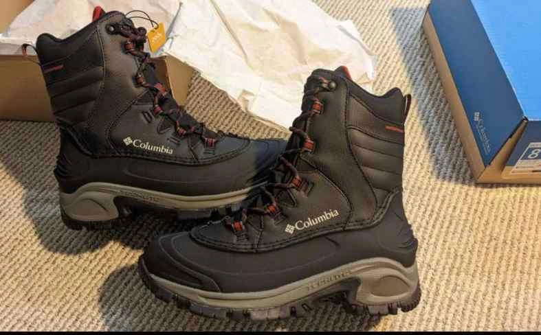 BNIB Columbia waterproof boots for hiking and winters. Size 8 - photo 3