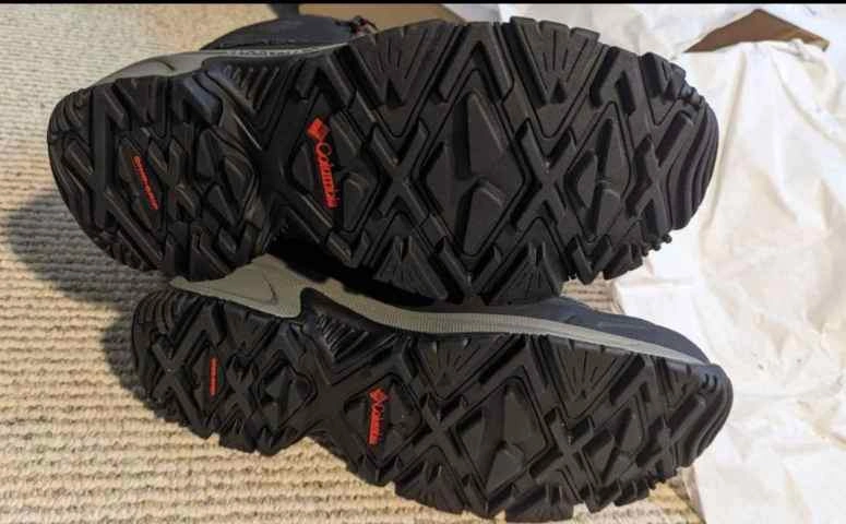BNIB Columbia waterproof boots for hiking and winters. Size 8 - photo 4