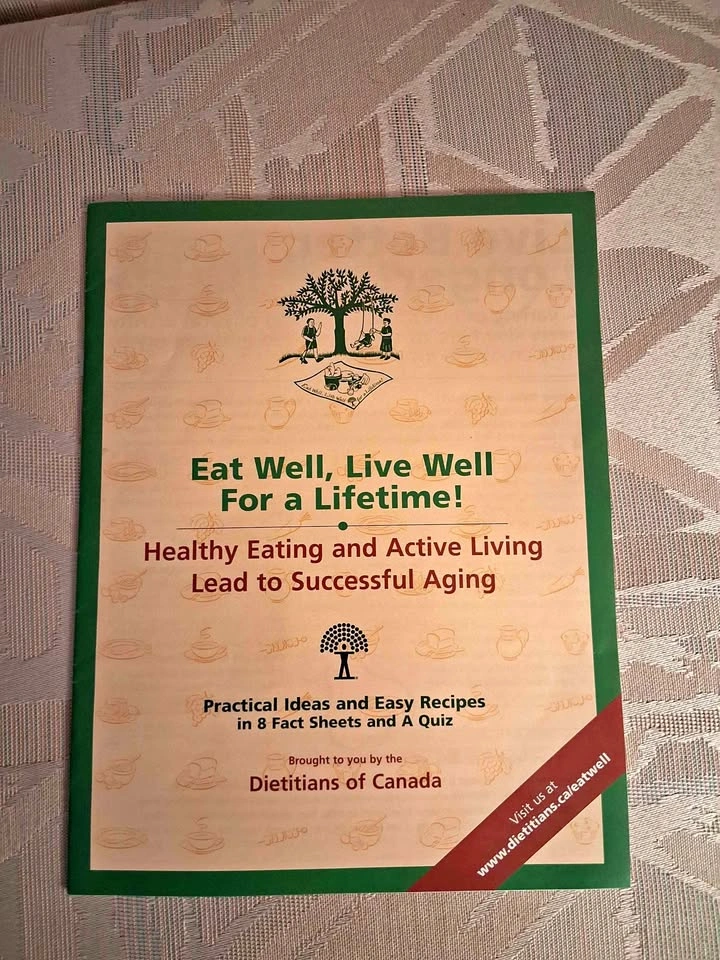Vintage 1999 Dietitians of Canada Recipe & Fact Sheet Booklet