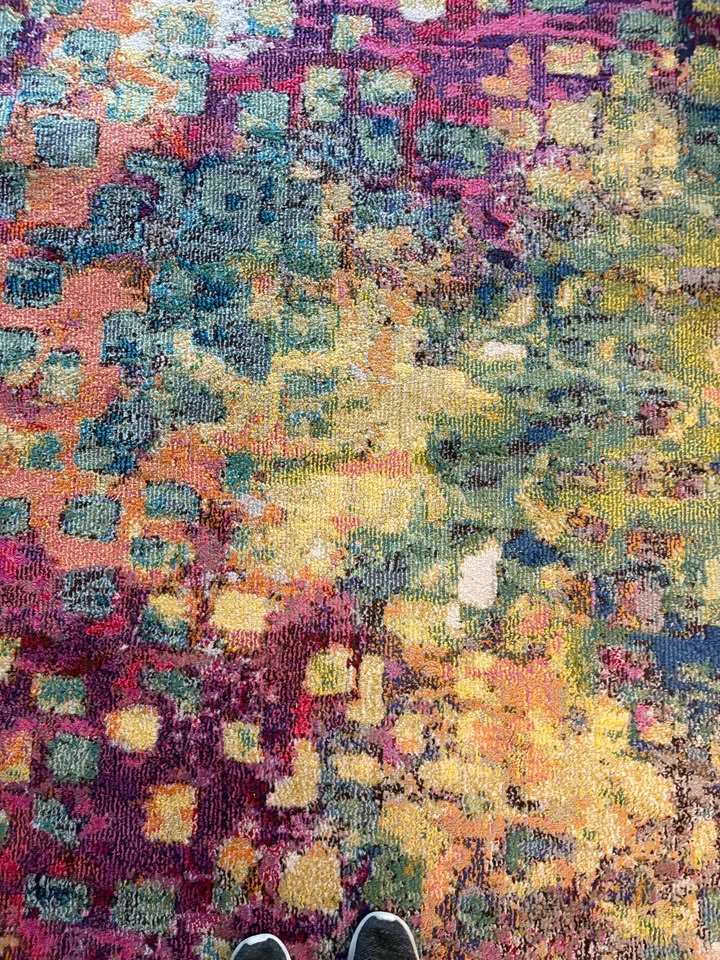 Bold Beautiful Area Rug: 6.1’ x 8’ - photo 3