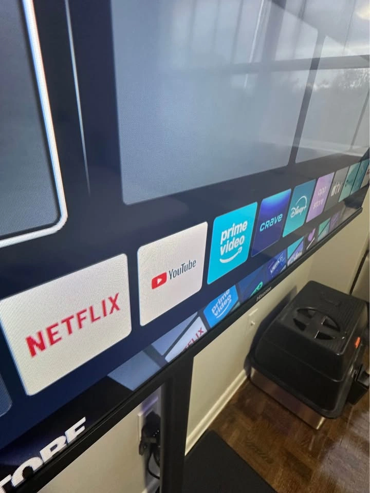 Hisense 40” Smart TV (A4KV) with Stand - photo 3
