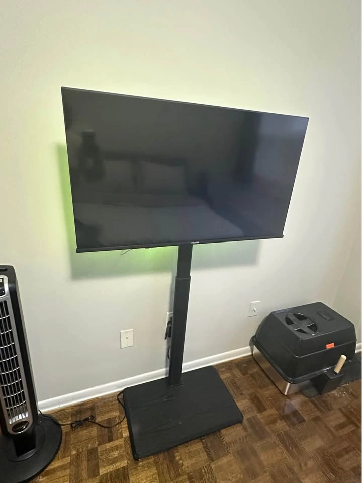 Hisense 40” Smart TV (A4KV) with Stand - photo 4