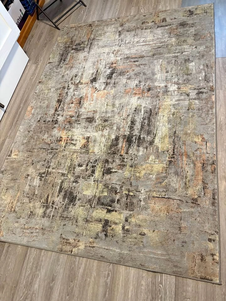 Gorgeous green rug: 5.2’ x 7.5’