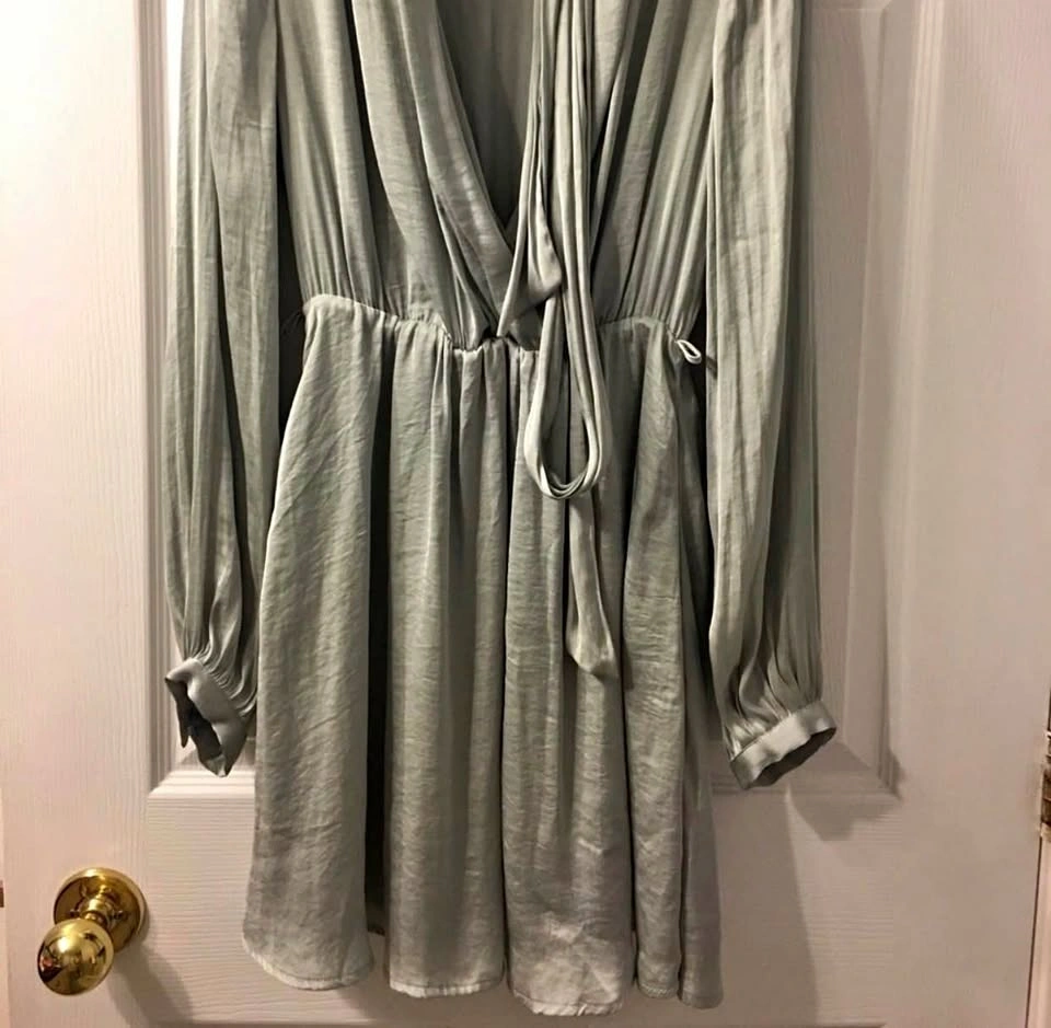 Silky dress with belt US4