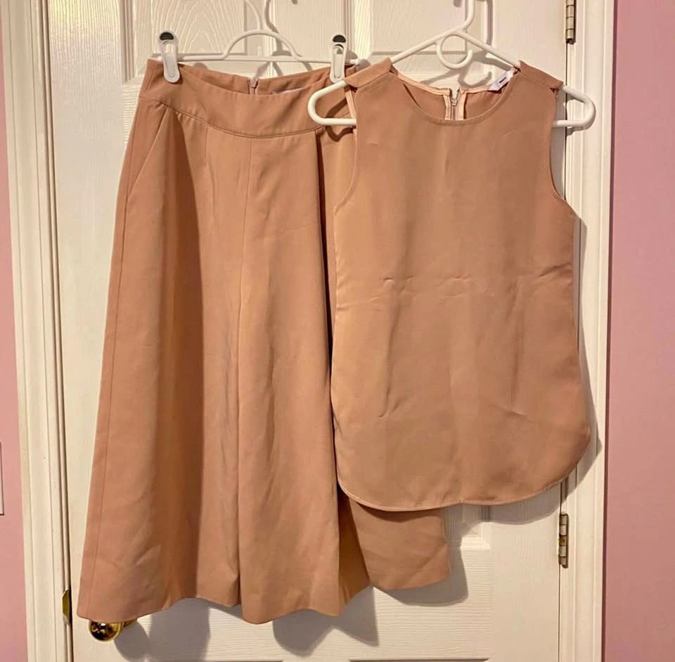 Wide leg pant with sleeveless top XS