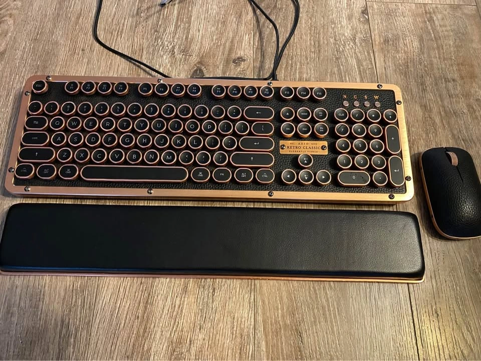 Azio Retro Classic keyboard with mouse - photo 2