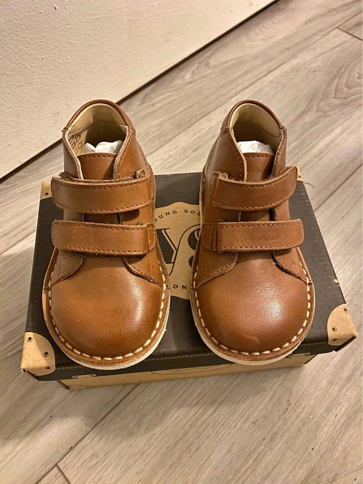 Young soles baby shoes size 21 baby boots
