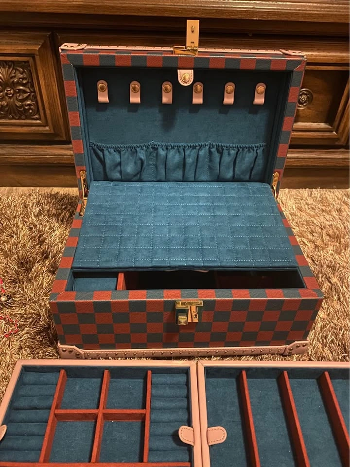 Luxury jewelry box - photo 4